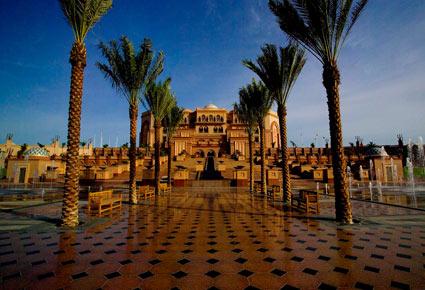 لماذا فندق قصر الإمارات هو خيارك الأمثل؟ 